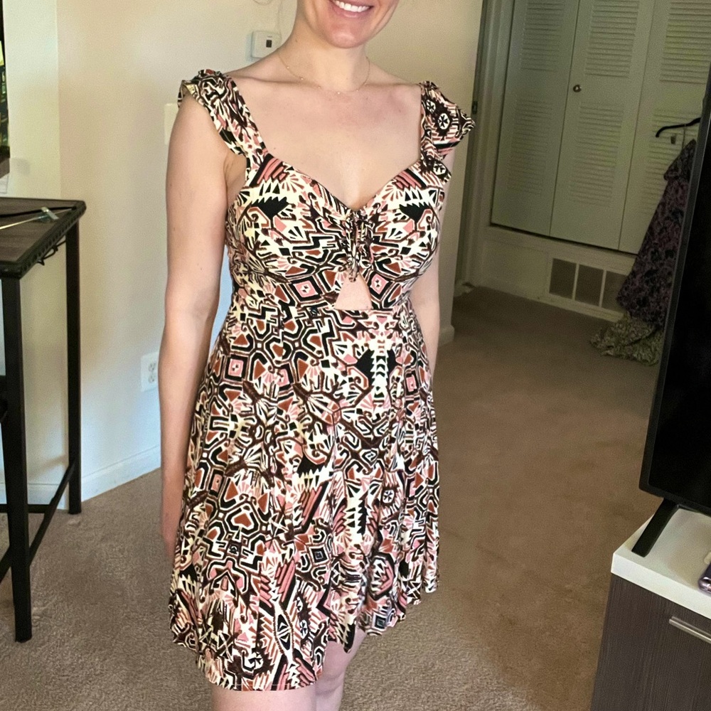 Medium wild print mini dress, flowy and front tie